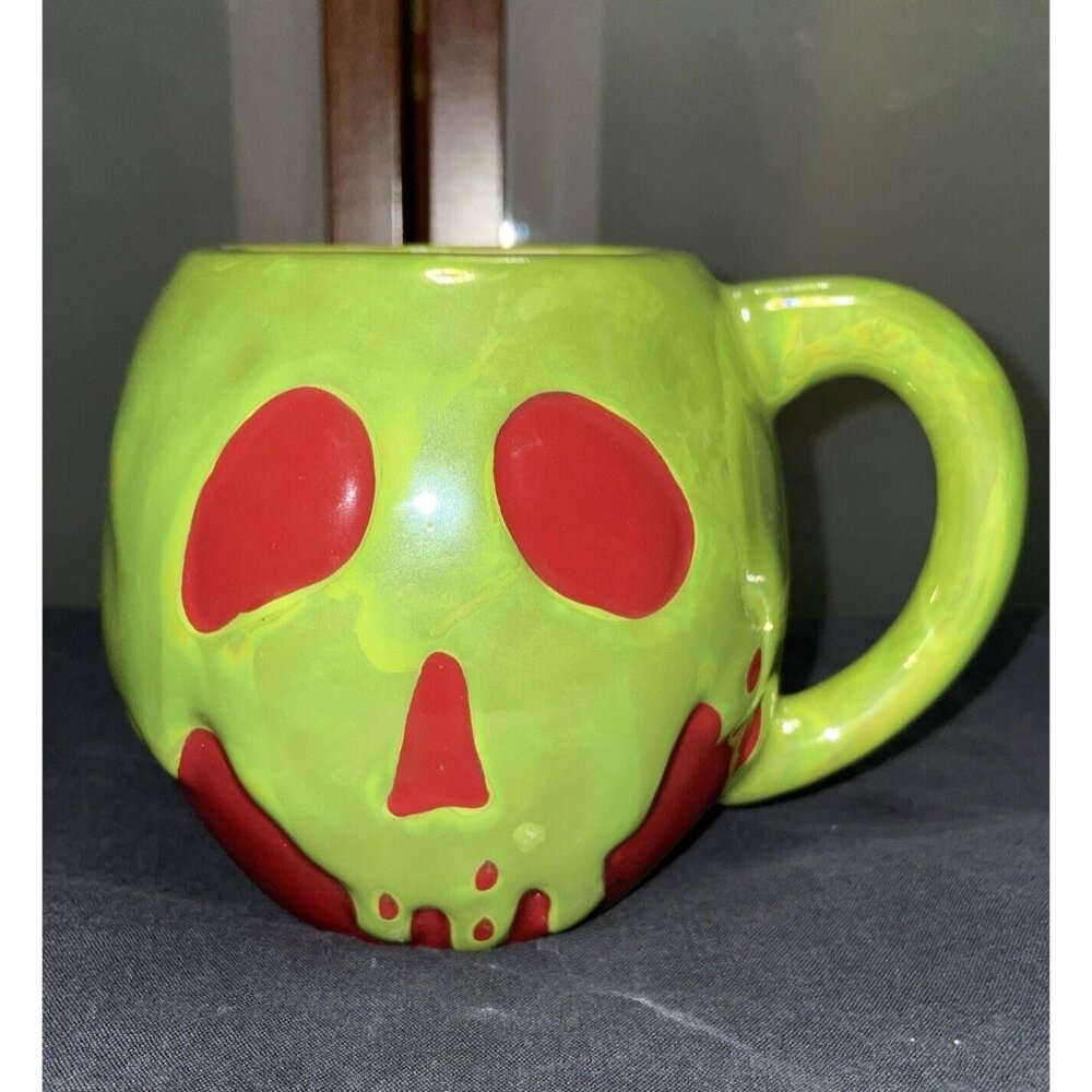 DISNEY Villains Snow White Just Dipped Poison Apple Ceramic Coffee Cup Mug 14oz